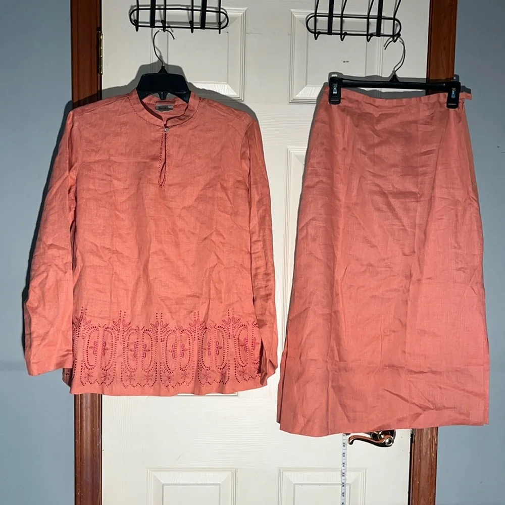 Neiman Marcus-S-Elegant Coral Skirt & long sleeve keyhole 100% linen tunic top.